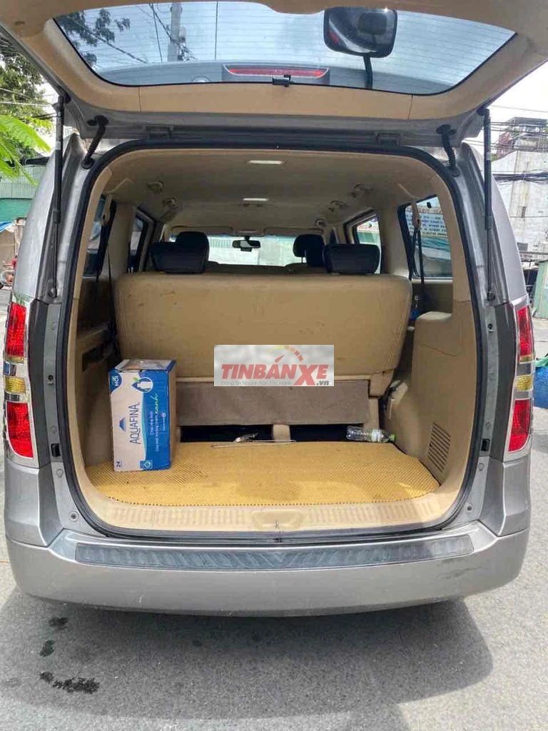 Hyundai Starex 2016 9 chỗ Bạc ..xe 9 bán còn mới