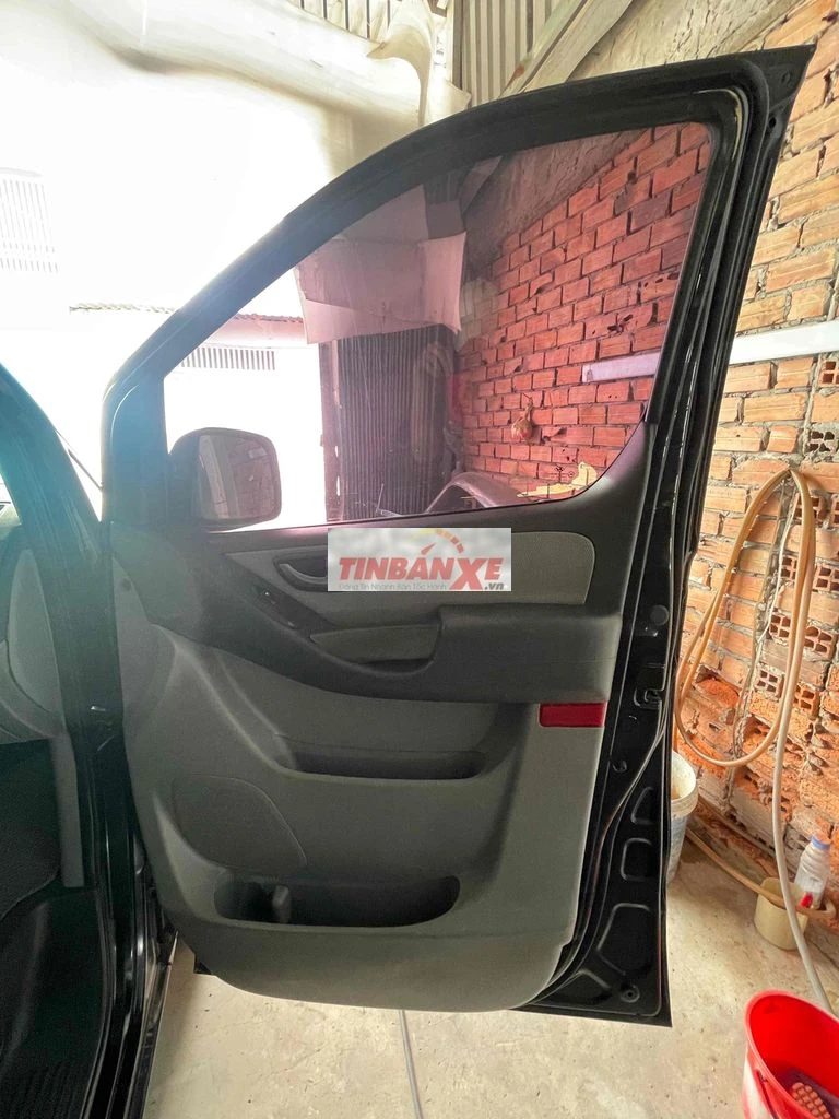 Hyundai Starex 2014 2.5D MT - 170 km