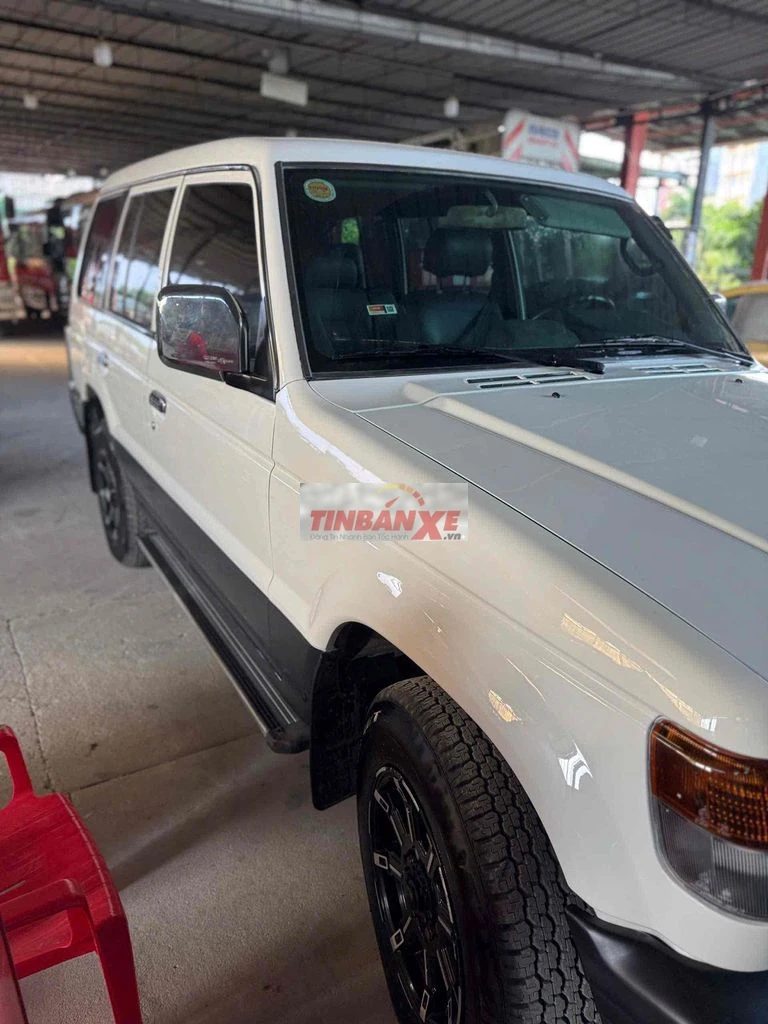 Mitsu Pajero V31 2 cầu FI 2.4 nhập Nhật cực hiếm