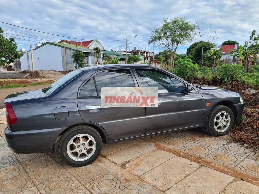 Mitsubishi Xám