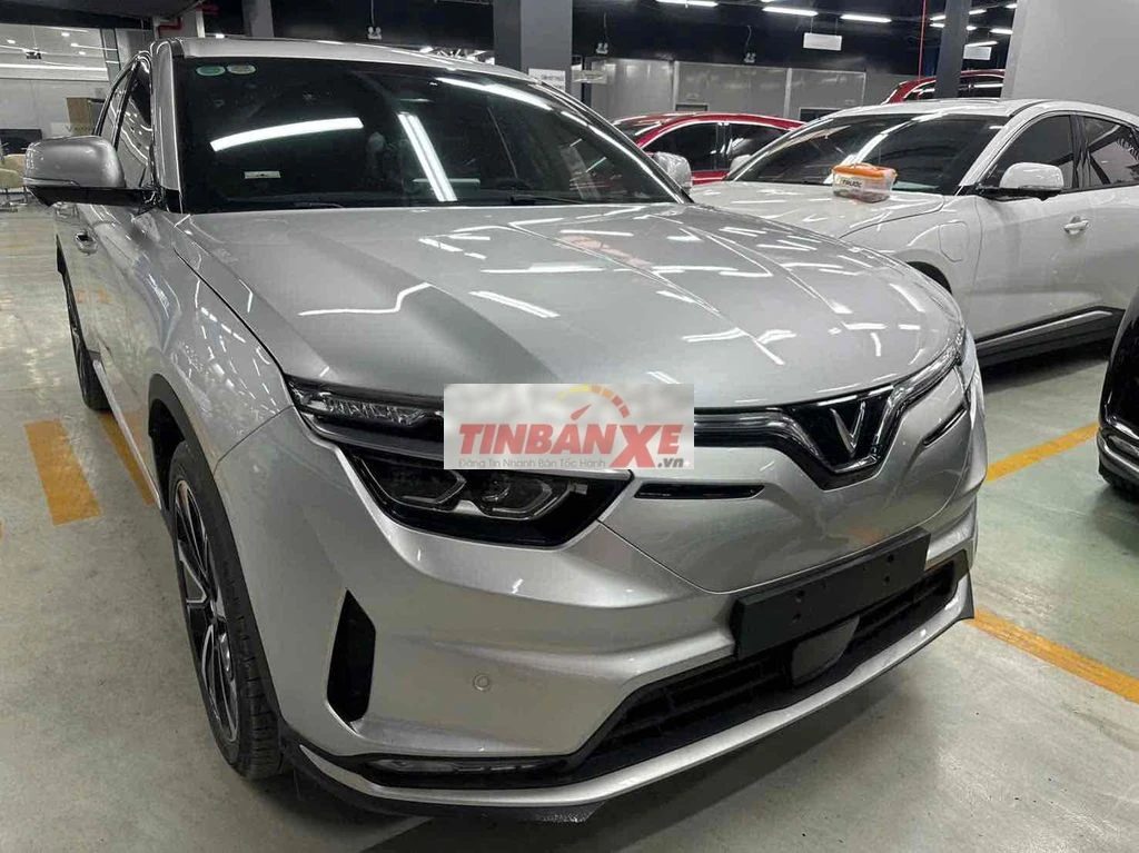 Vinfast VF8 Plus Bạc 63.000km
