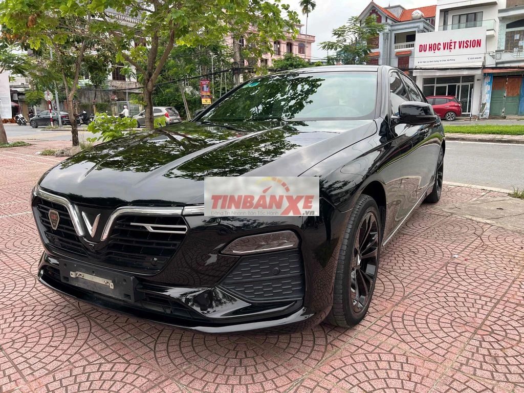 VinFast Lux A Base 2021 màu đen 1 chủ