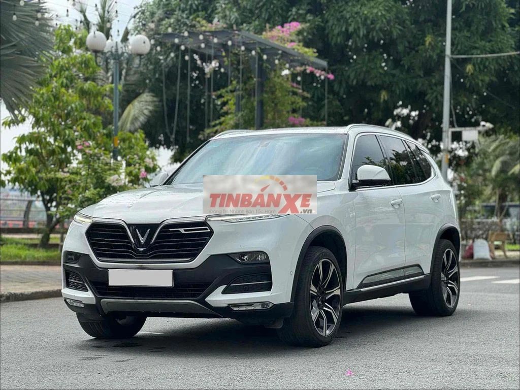 Vinfast Lux SA Premium 2022 -Trắng - 5v8km