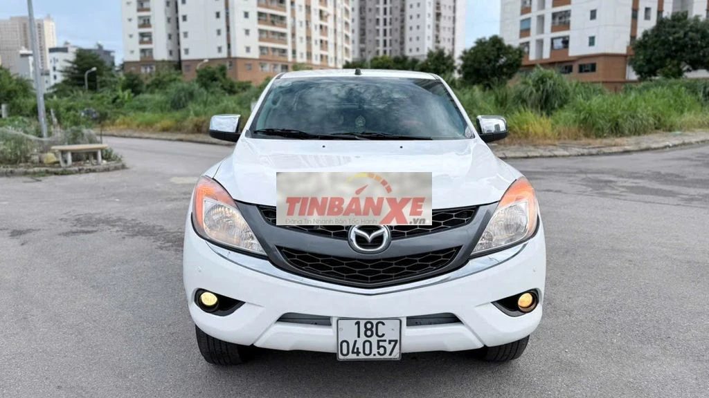 Mazda BT50 2014 Số sàn 6 cấp Dầu 2.2 tubor Trắng