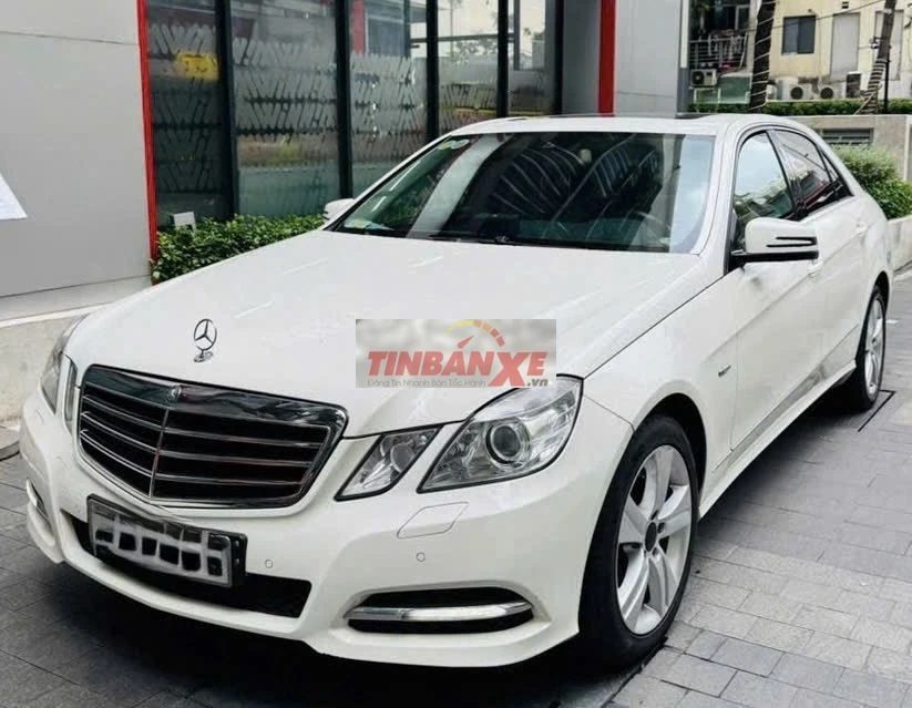 Mercedes-Benz E250 CGI (W212) Trắng