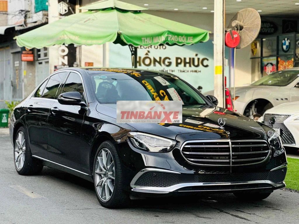 Mercedes-Benz E 200 Exclusive 2021 Đen Tự động
