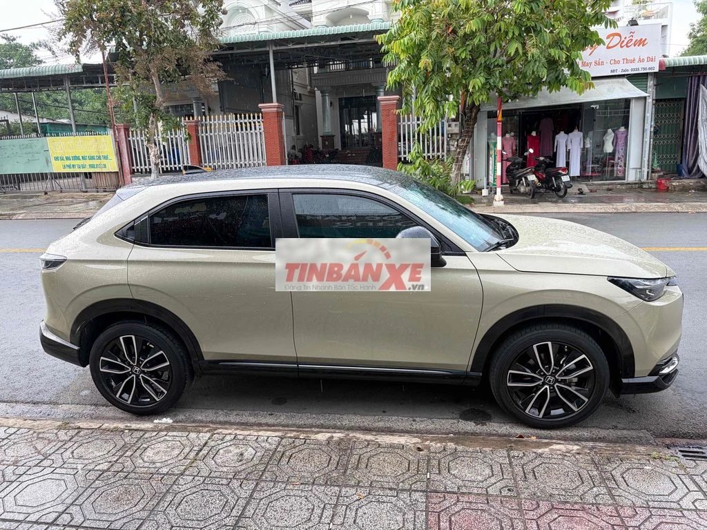 Honda HR-V e:HEV 2025 Vàng cát