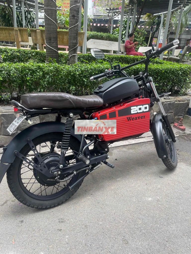 Xe máy điện Weaver 200 Đen, Đỏ 2364 km