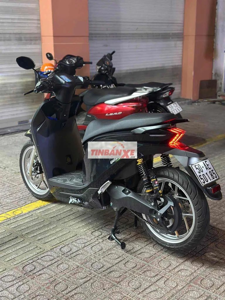 Xe máy điện Quantum S3 Đen 4.000km phuộc Ohlins