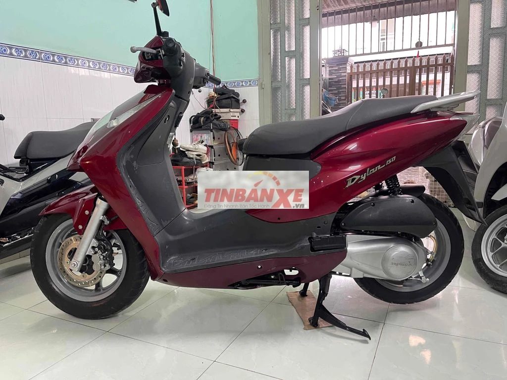 Honda Dylan màu Đỏ