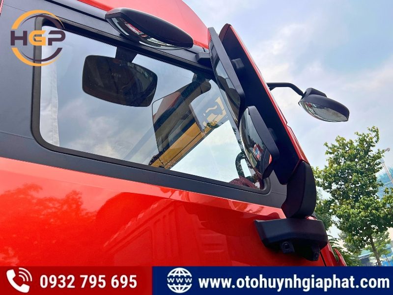 Kinh-quan-sat-cua-Xe-dau-keo-Shacman-X5000-460HP-cau-lap.jpg