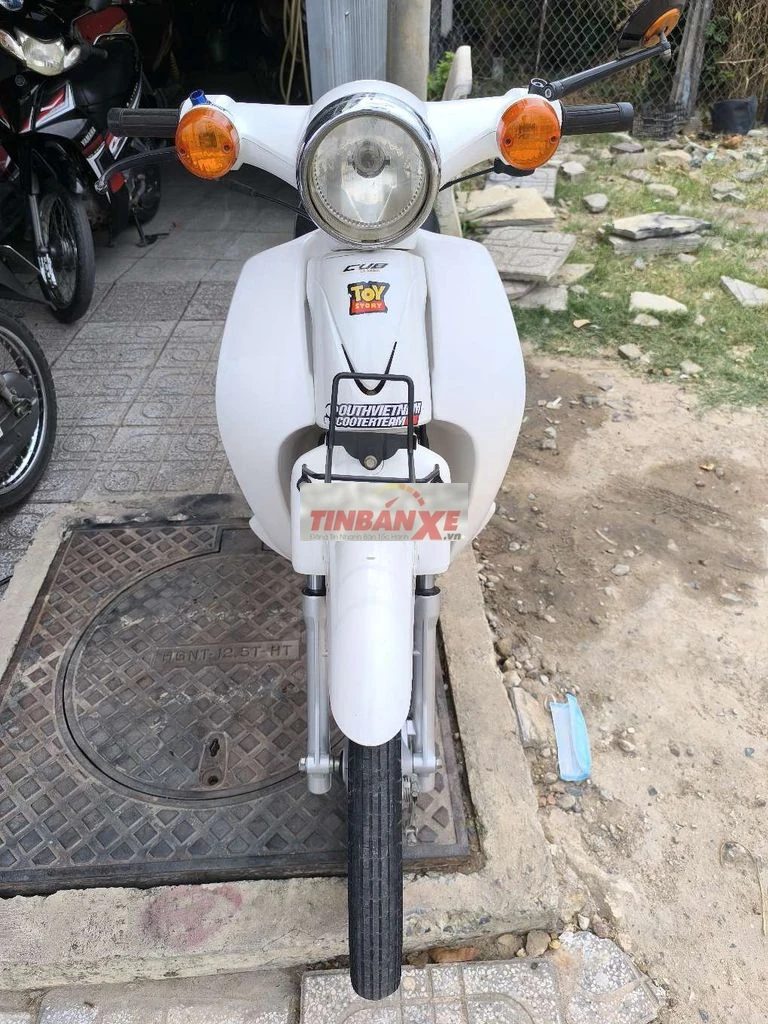 Daelim Cub 50cc Trắng Xăng