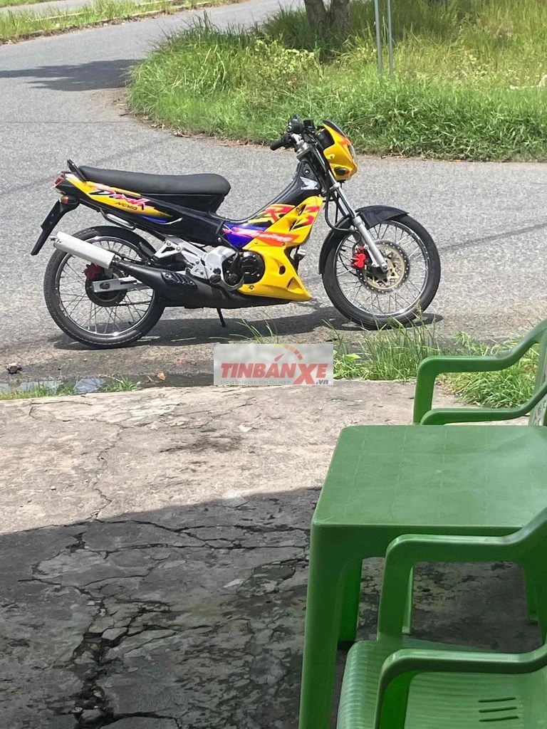 Honda Nova Sonic 124 cm3 Vàng