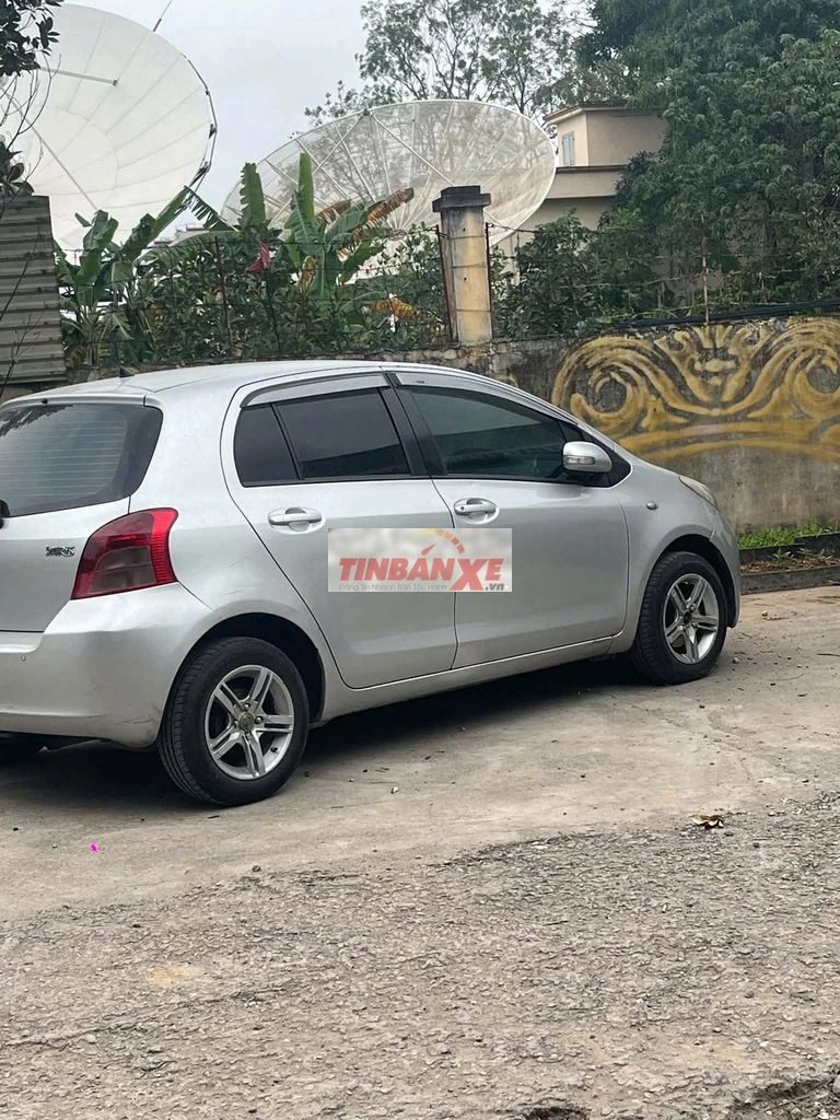 Toyota Yaris 2007 Bạc
