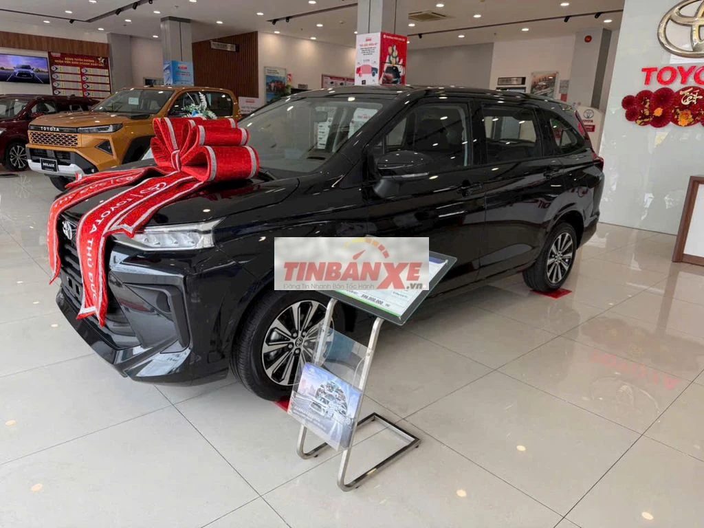 Toyota Avanza Premio MPV gia đình màu Đen