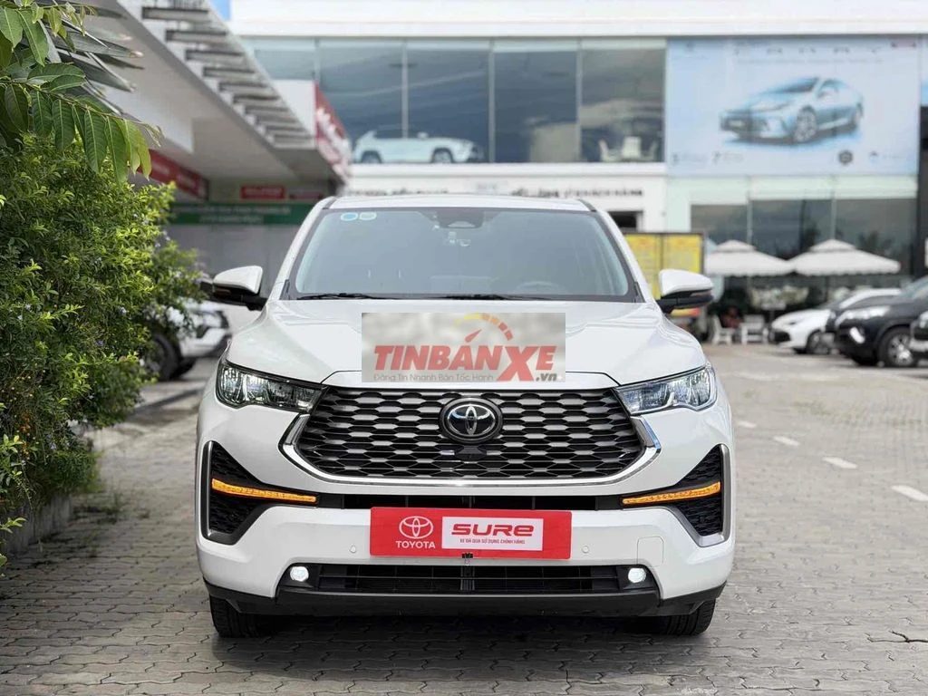 Toyota Innova Cross 2.0HEV 2024 Trắng 45.000 km