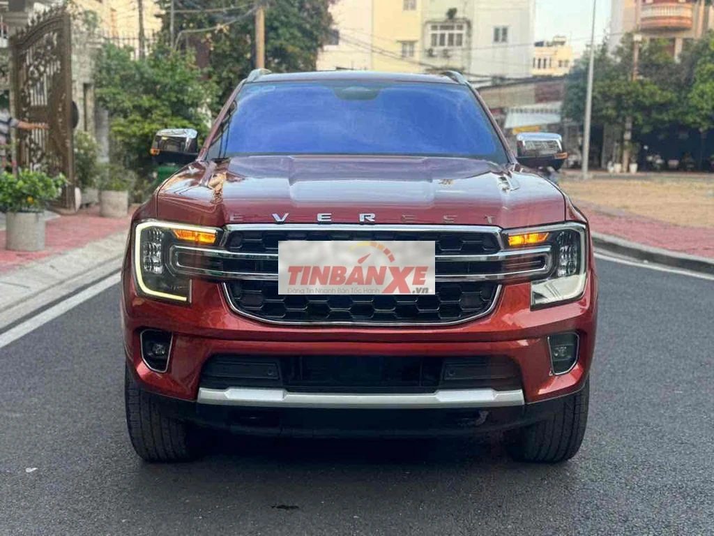 Ford Everest Titan 4x2 2023 Đỏ 30.000 Km