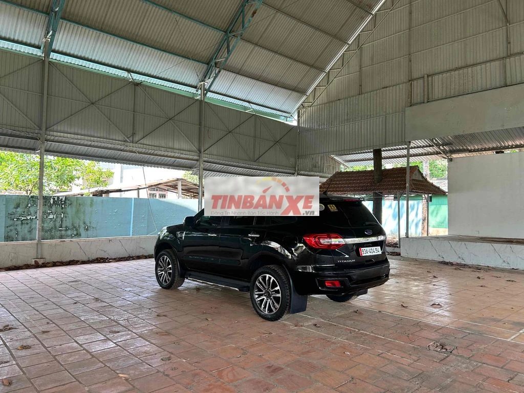 Ford Everest Titanium 2 cầu 2020 Máy dầu 7 chỗ