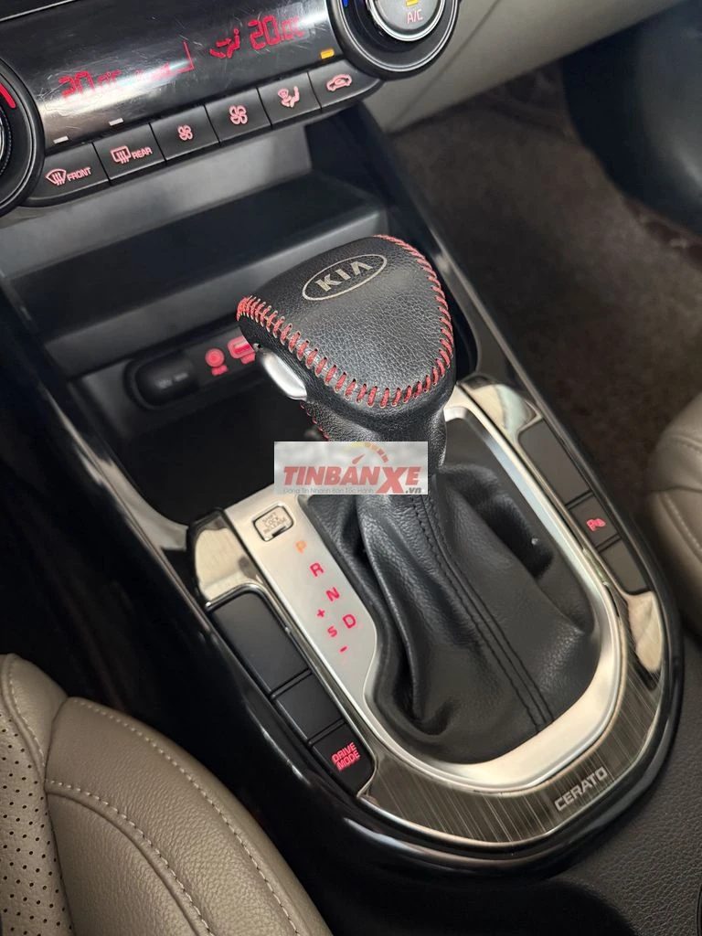 Kia Cerato Luxury 2019 Tự động Đỏ