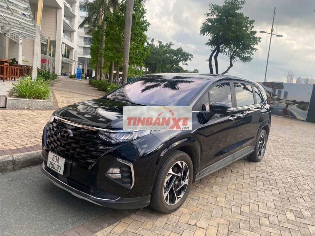 Hyundai Custin 2.0T 2023 40.000km Đen