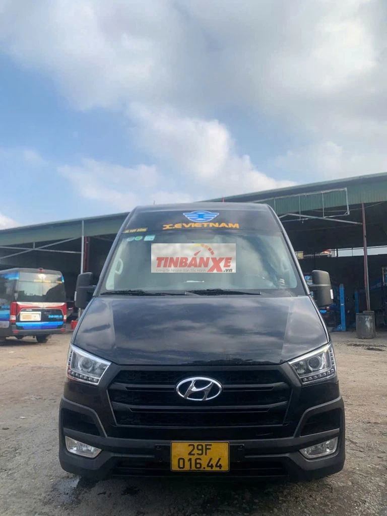 Hyundai Solati 2022 - 2023 hạ ghế 12 chỗ