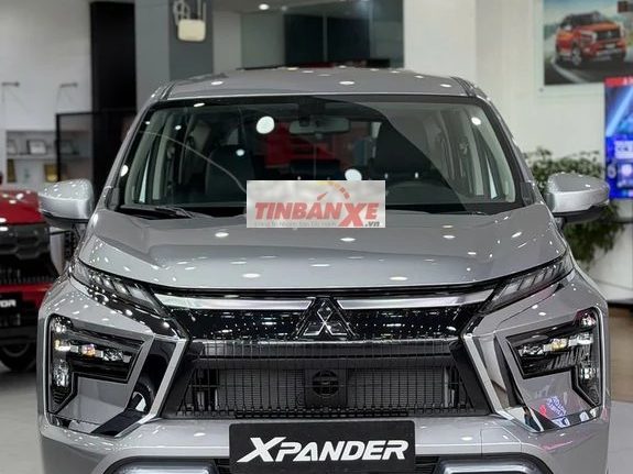 Mitsubishi Xpander AT Premium 2026 Bạc Mới