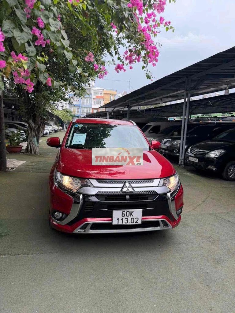 Mitsubishi Outlander 2022 2.0 AT Đỏ