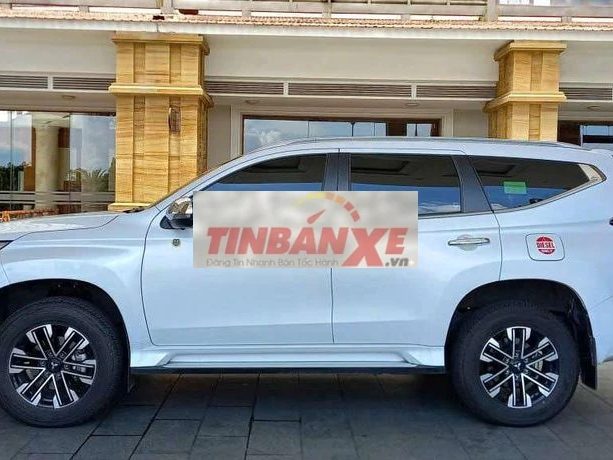 Mitsubishi Pajero Sport Dầu Tự động Trắng