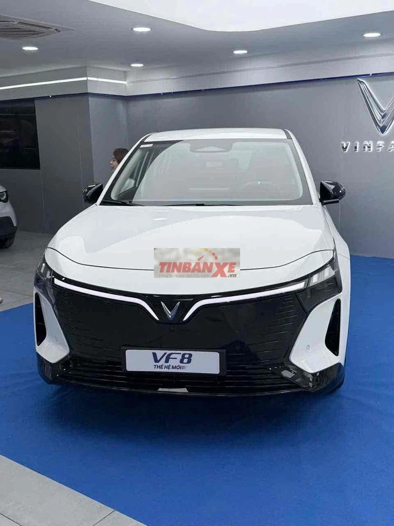 Vinfast vf8new chỉ còn vài chiếc cọc tiên phong