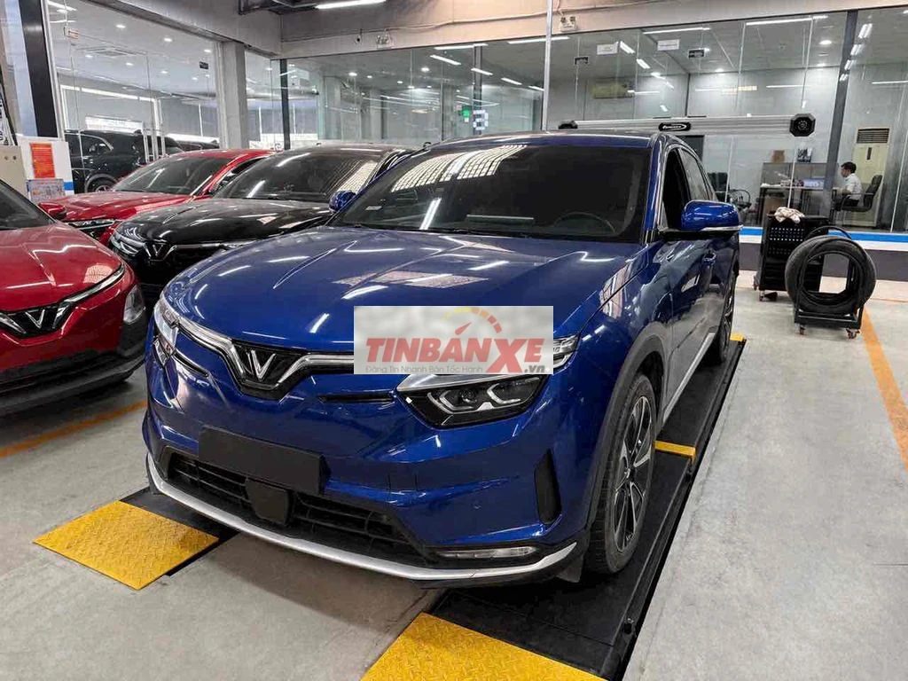 VF8 Plus 2023 Xanh dương nội thất nâu xe đẹp