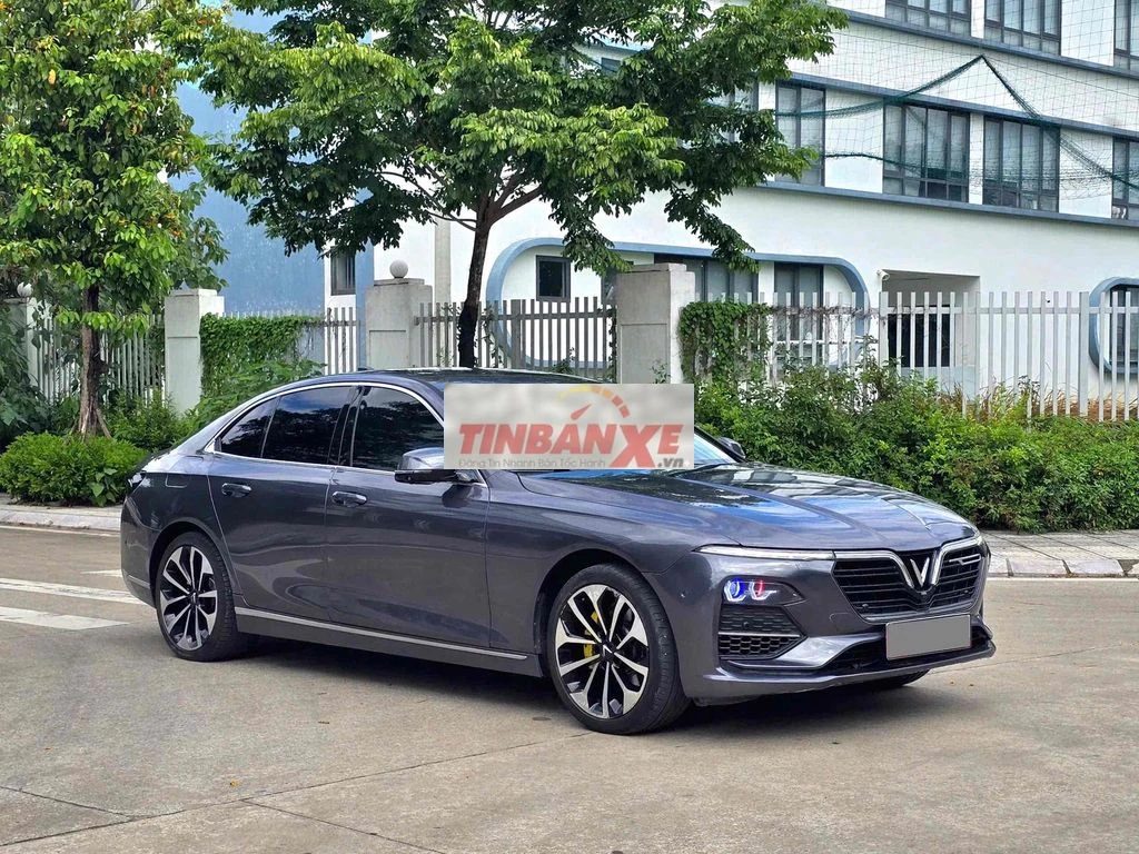 VinFast Lux A Premium 2020 Tự động 50000 km Xám