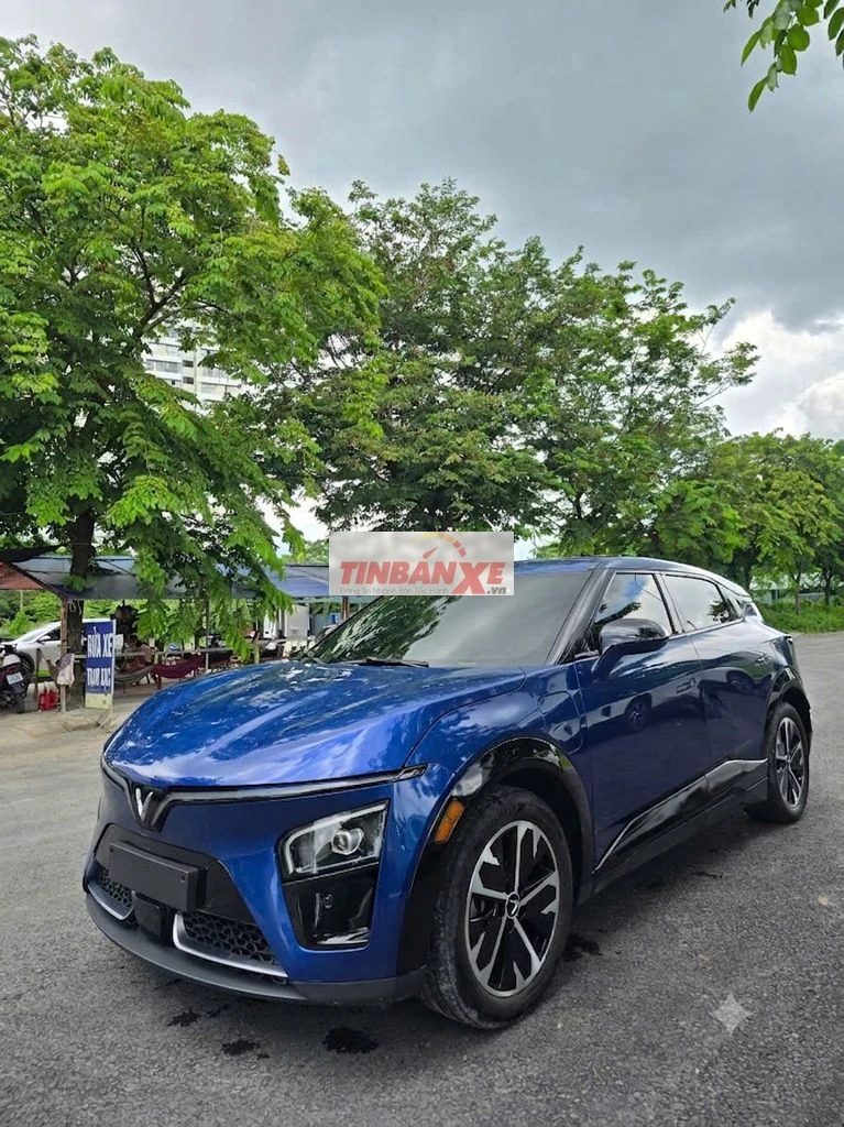 VinFast VF7 Bản S Xanh 81.000 km