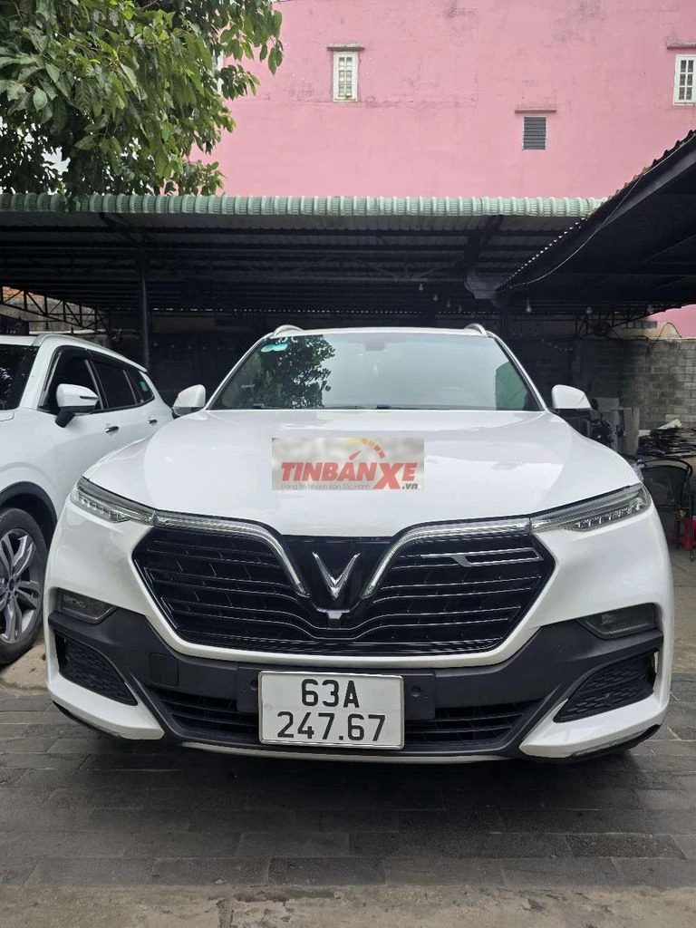 Vinfast Lux SA 2.0 Turbo 2019 7 chỗ