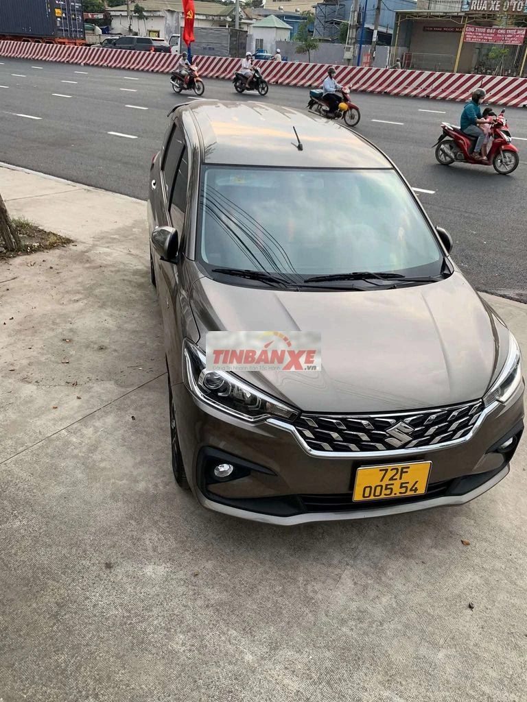 Suzuki Ertiga Hybrid 2022 Tự động Xám 7 chỗ