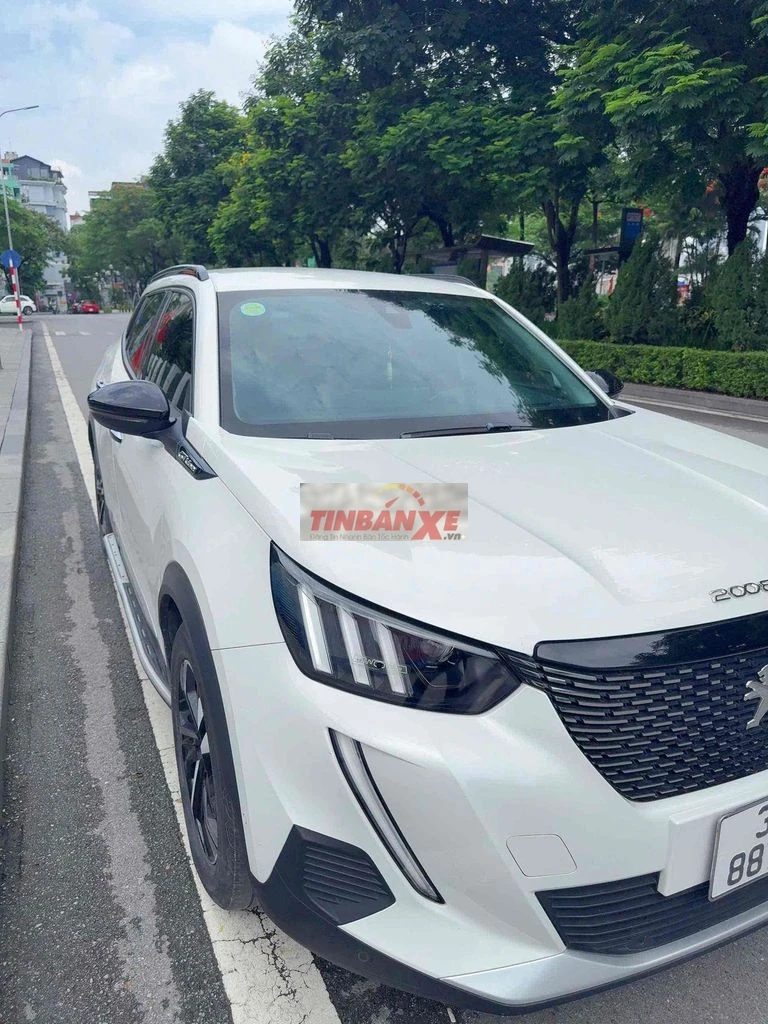 Peugeot 2008 GT line trắng 2021