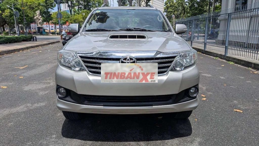 Toyota Fortuner 2014 Bạc 162.000km