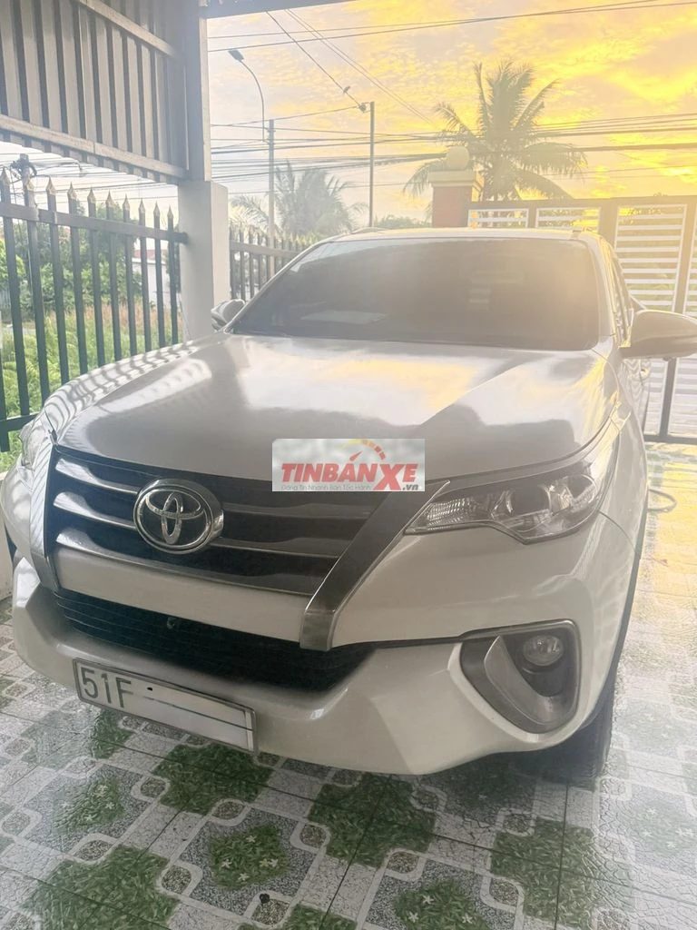 Toyota Fortuner 2017 Số sàn Trắng 162.000 km