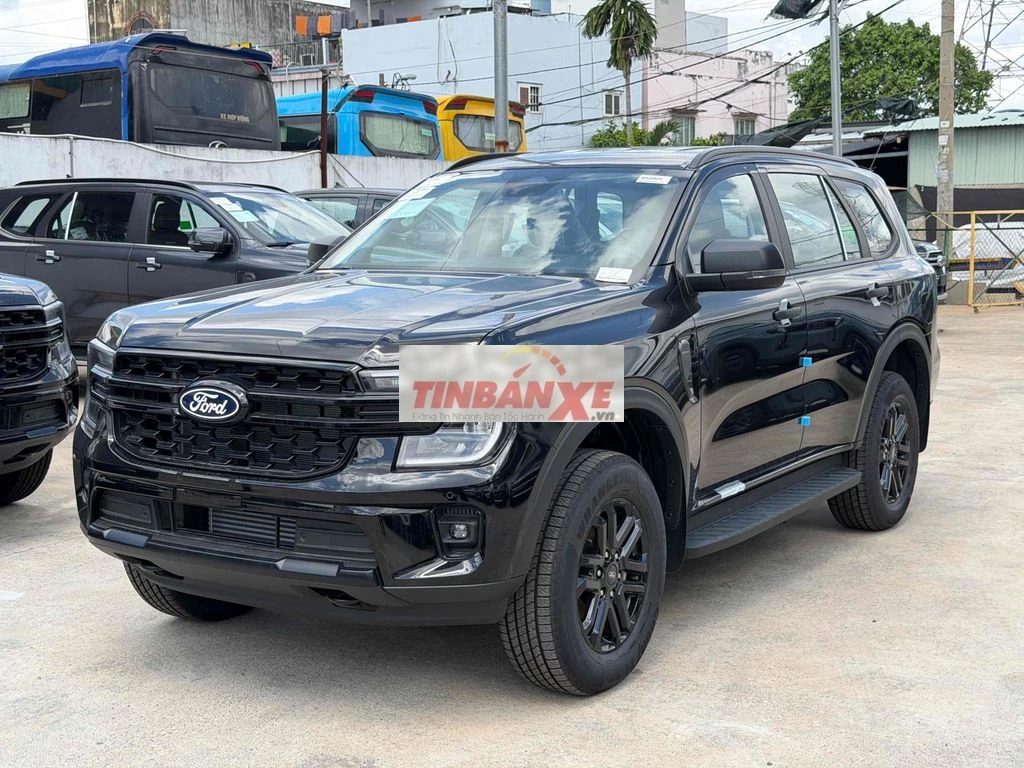 Ford Everest Tiêu chuẩn 2026 Đen Tự động