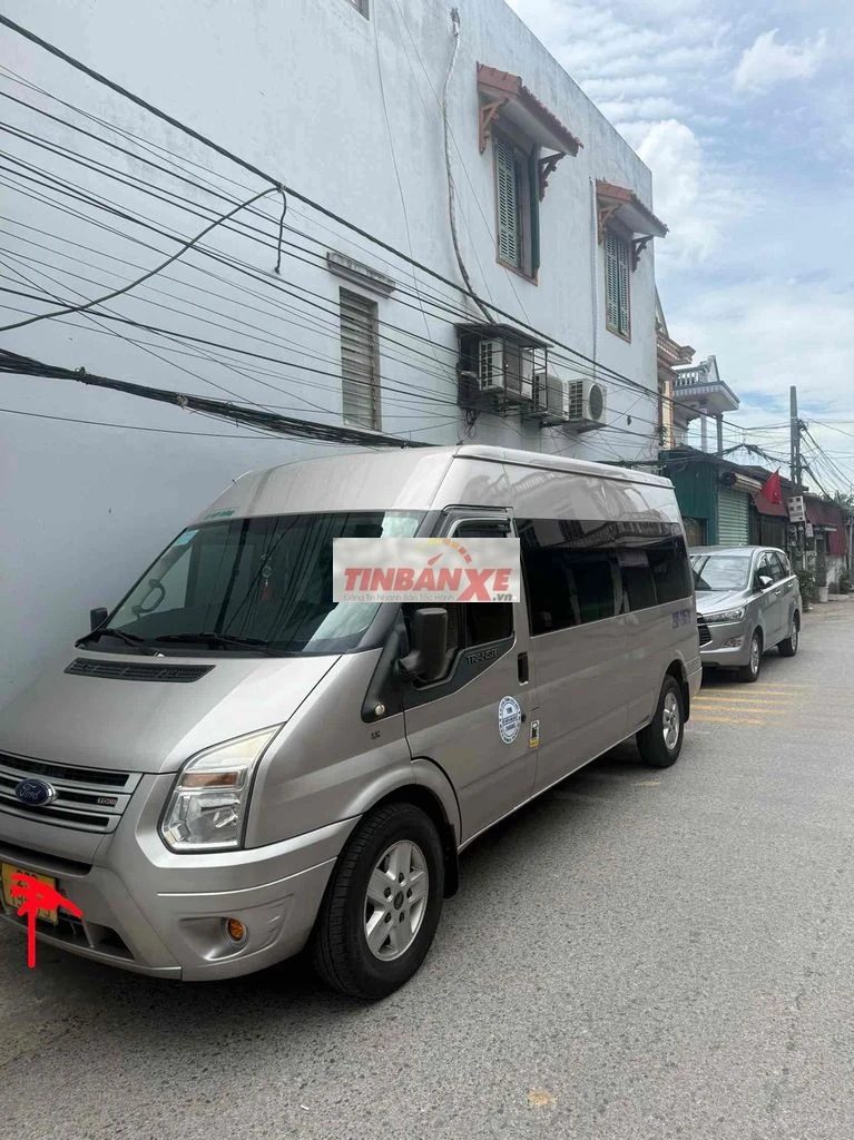Ford Transit 2028 16 chỗ Vàng cát