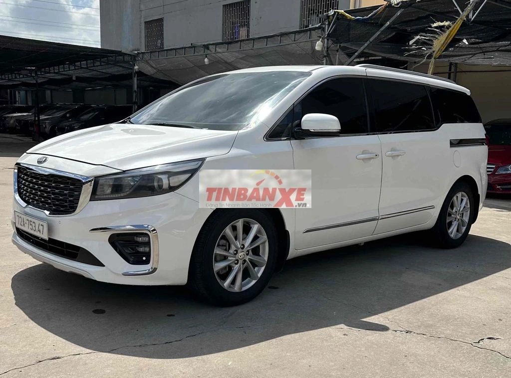 KIA Sedona 2017 Dầu 119000 km Trắng