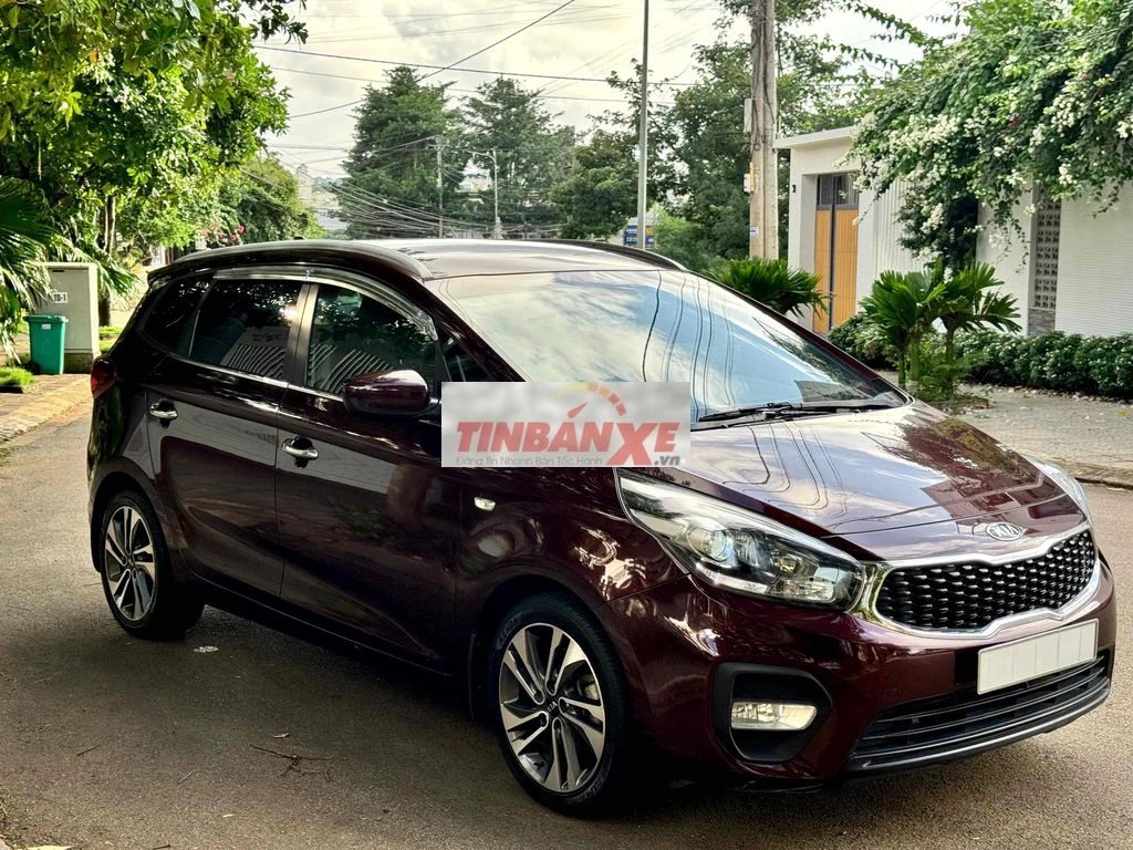 Kia Rondo 2019 Số sàn 7 chỗ Đỏ mận