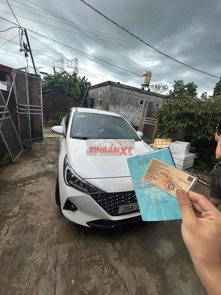 Hyundai Accent 2024 Tự động 20.000 km Trắng