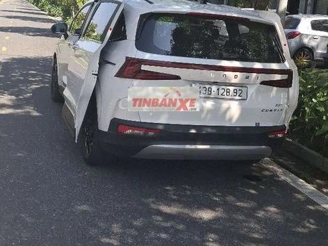 Hyundai Custin 2024 2.0 Tubor Trắng 7 chỗ