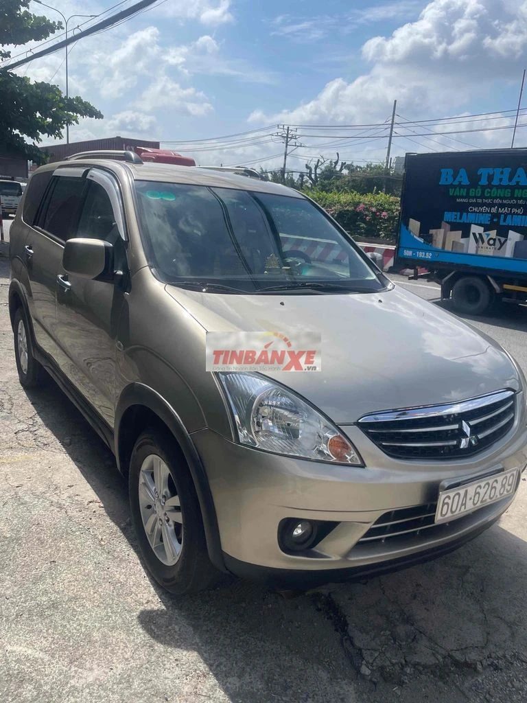 Mitsubishi Ginger 09 vàng cát MT
