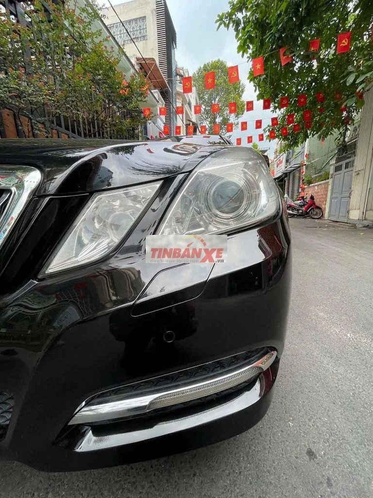 Mercedes-Benz E300 Đen 95.000 km