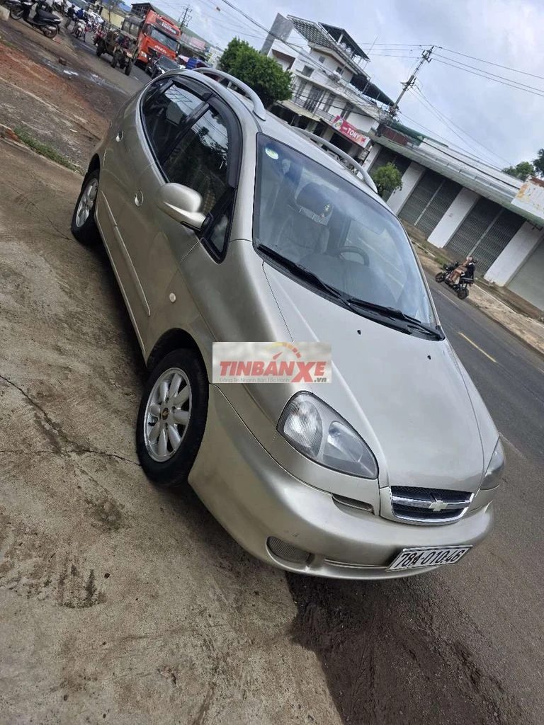 Chevrolet Vivante Vàng cát 7 chỗ
