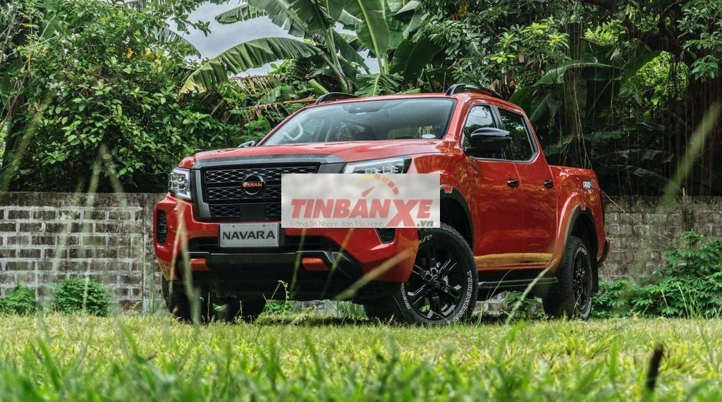 Nissan Navara bán tải Đỏ 10.000km