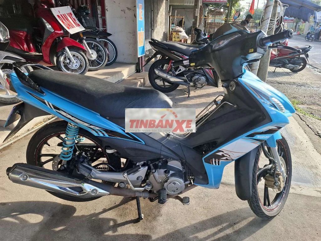 Suzuki màu Xanh dương