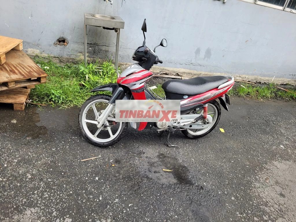 Xe máy màu Đỏ Bạc Đen