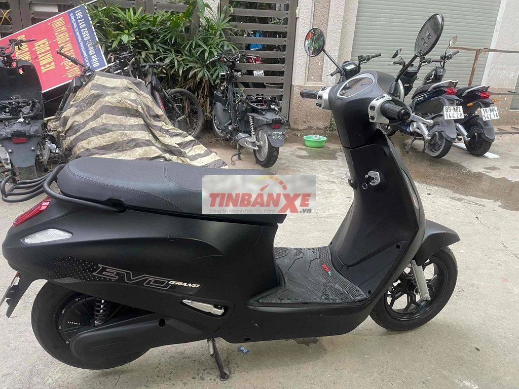 Vinfast Evogrand 2026 Đen nhám 2000km